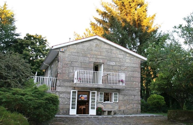 Tourist house in Pontecaldelas, Pontevedra, garden 3000 m2 and barbecue