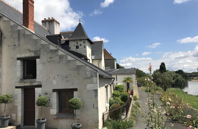 TOURS HOUSE of Marinier on the Loire