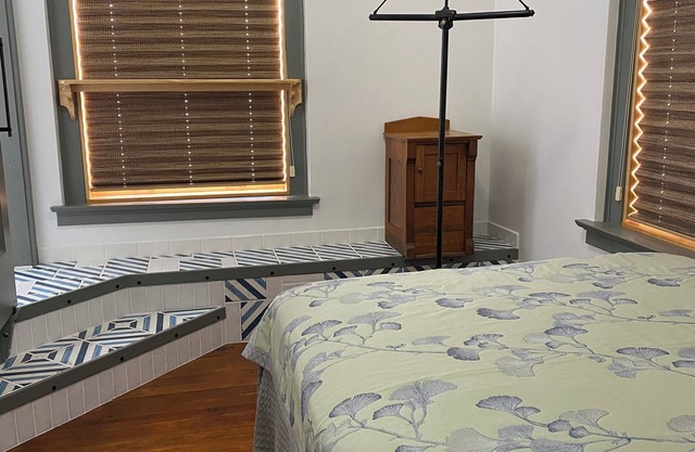 Town Center Red Cloud Loft Apartment in Willa Cather country