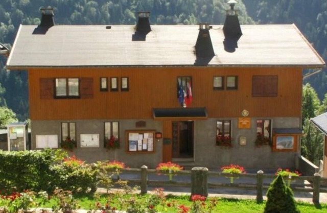 TOWN HALL 1 - MONTSAPEY