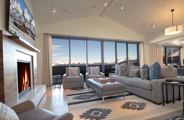 Town Hill Penthouse Ski In/Out at Snow King w/Deck w/Hot Tub, A/C, Fireplace