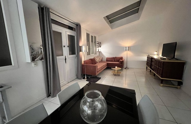 Town house in Central Paris