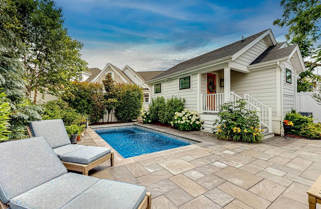 Town of Rehoboth Beach dog-friendly cottage with a private pool, washer/dryer