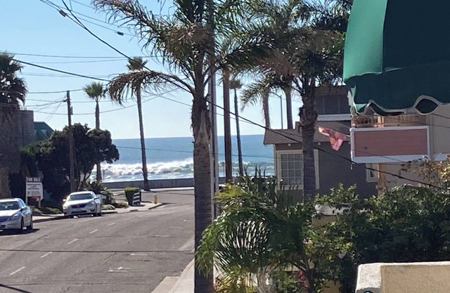 Townhome 1 Block Off the Sand in Downtown Pismo