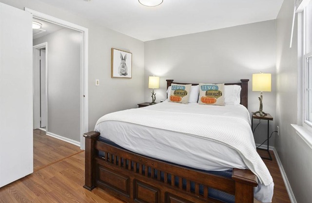 Townhome in No VA, 40 Mins to DC, Pets OK, Fast WiFi