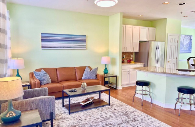 Townhome in Village of 5 Points, 3BDR 2.5BA Sleeps 6-8. Saturday-Saturday