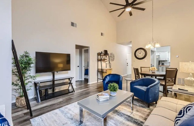 Townhome Medical Ctr/Six Flags/La Cantera/Rim