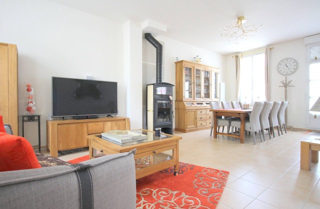 Townhouse 10pax Disneyland Val d'Europe (ELBE 4)