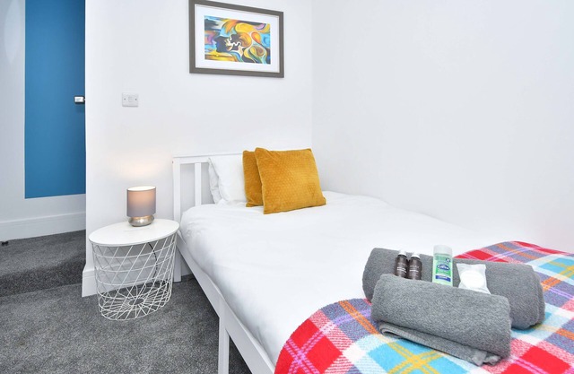 Townhouse @ 42 Minshull New Road Crewe - Single