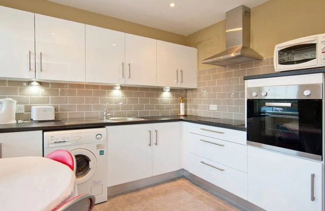 Townhouse Clontarf near Sea and City