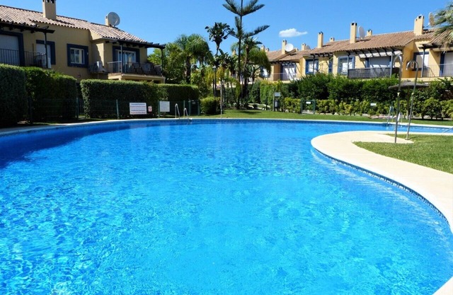 Townhouse El Rio Azalea Beach - Nueva Andalucia only 250 m from the sea