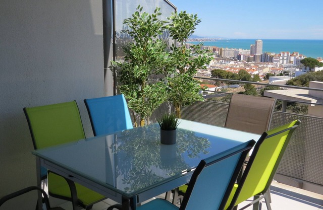 Townhouse in estate with pool, wifi, sea views, 600 m from the Southern beach