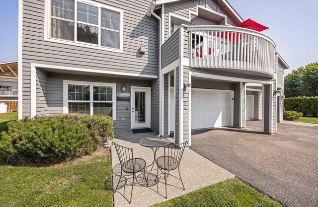 Townhouse Near Lake, Pool & Wineries!