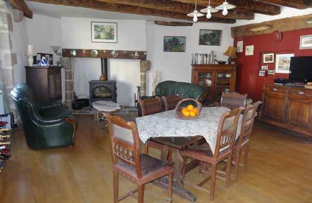 Townhouse St Jacques - Loft room with ensuite, central location, free parking