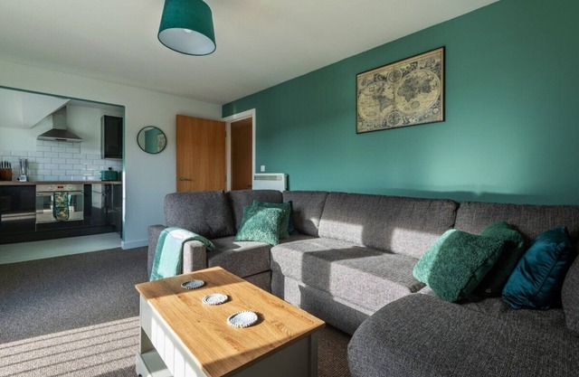 Towpath Gardens Apartment