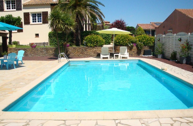 Traditional villa with pool, spa, sauna