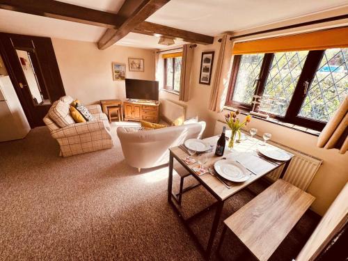 Traditional 2 bed Cottage close to the River Thurne