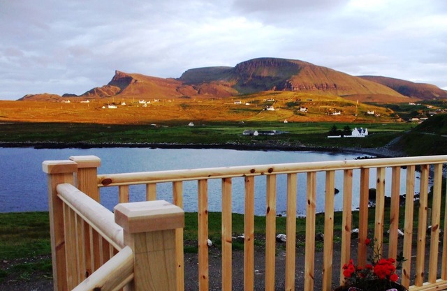 Traditional Cottage with Sun lounge. Stunning panoramic sea and mountain views