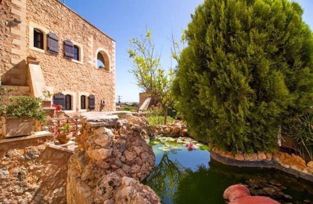 Traditional Crete Villa | Villa Purple Malotira | Stunning Views | 1 Bedroom |.