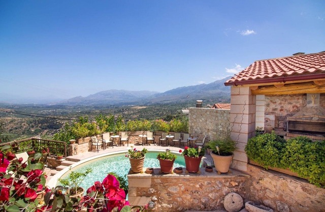 Traditional Crete Villa | Villa Blue.