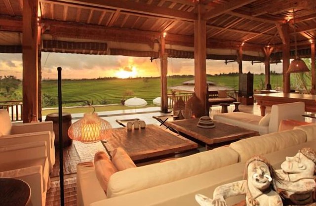 Traditional Joglo 5Bdrm Villa by Ocean