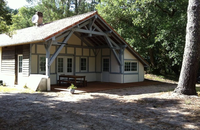 Traditional Landes house, in the heart of the forest near the beaches