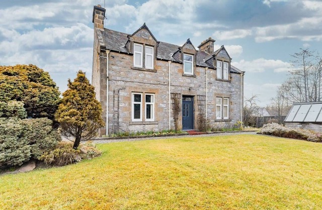 Traditional Scottish family home comprising 4 large bedrooms