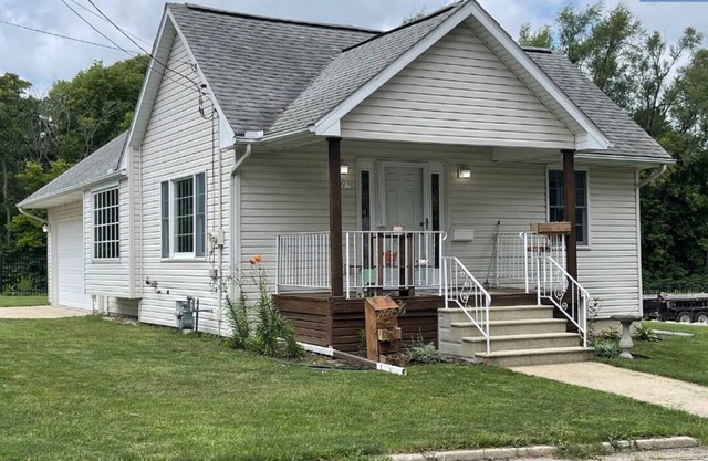 Traditional Single Family Home w/Attached Garage