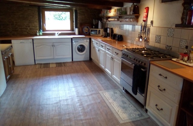 Traditional, well established Breton longere with pool