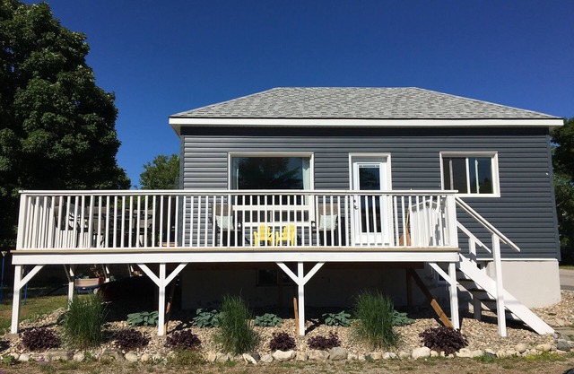 Trails End Beach House, by the beach in the quiet village of Lion's Head.