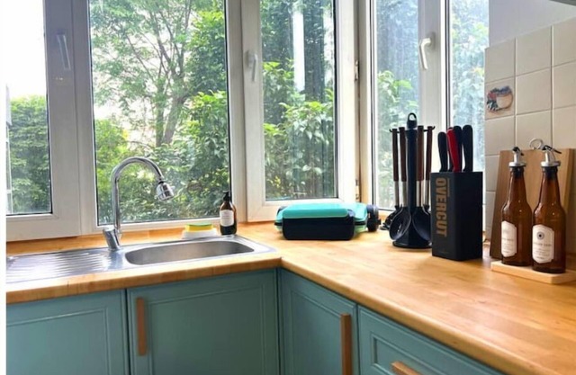 Tranquil 2 BR fully equipped, DT&Metro, AC, Wi-Fi