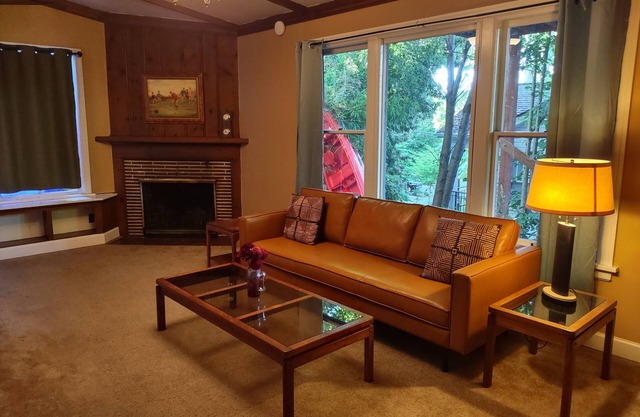 Tranquil 3 bedroom apartment in Portland