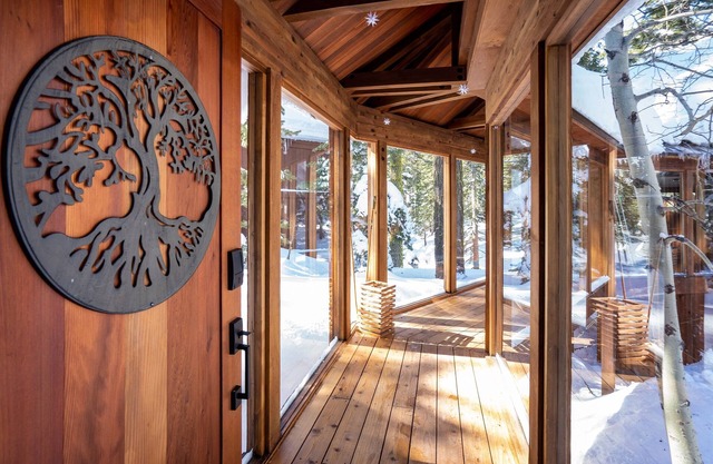 Tranquil 60s cabin, 4min to skiing, free shuttle