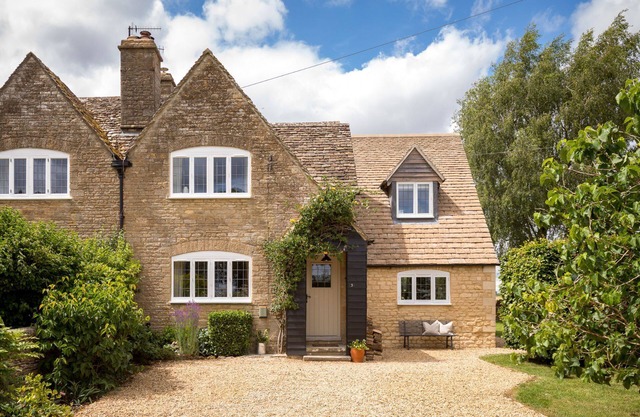 Tranquil dog friendly cottage with outdoor bath - Apple Tree Cottage, Daglingworth