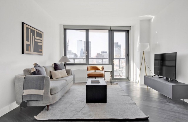 Tranquil East Village 1BR Gym, Garden + Doorman, by Blueground
