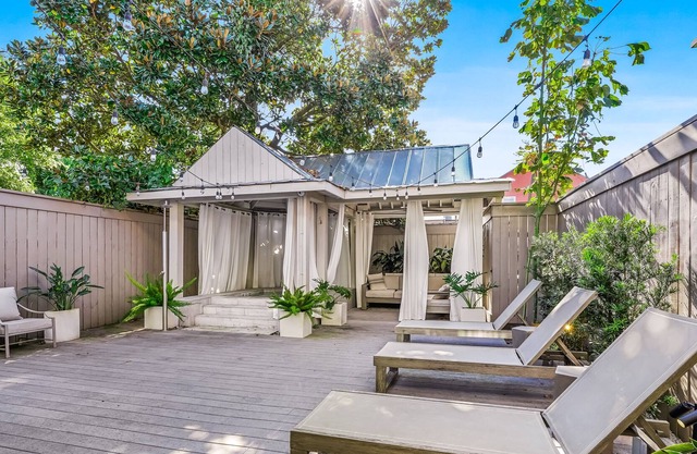 Tranquil Escape W/ Tea Garden, Shared Hot Tub, Steam Rooms, Sun Deck & Fast WiFi