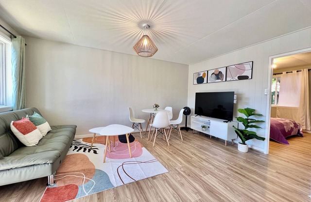 Tranquil Ground Floor Unit Central Honolulu w/AC