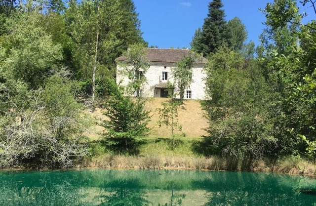 Tranquil Lakeside Cottage in the French Countryside