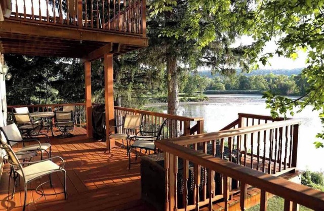 Tranquil lake home