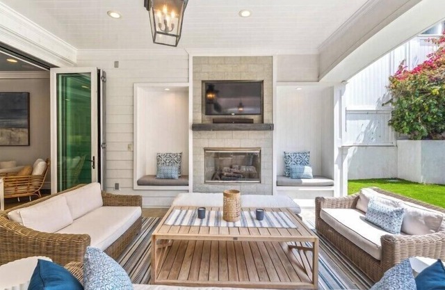Tranquil Living at a Stylish Seaside Retreat in the Heart of Manhattan Beach
