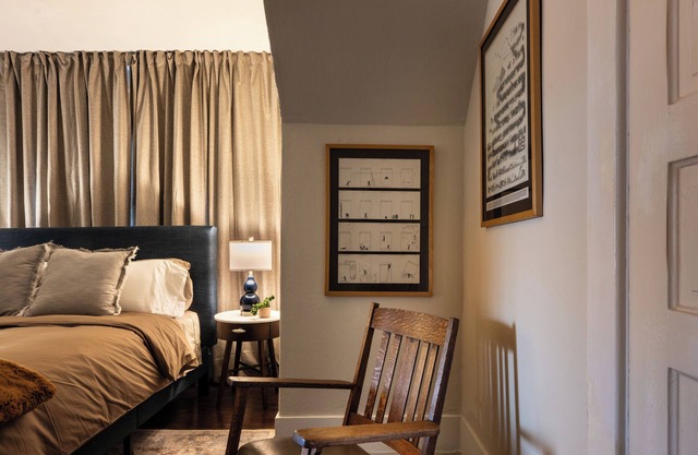 Tranquil Oasis 1-bedroom apartment with WiFi, AC in delightful Bishop Arts