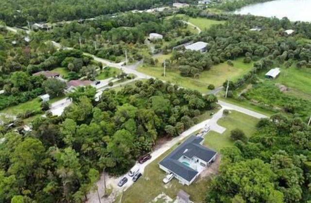 "Tranquil Oasis Retreat in Golden Gate Estates"