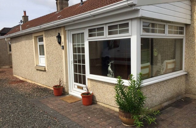 Tranquil Pippin Scottish Cottages with Hot Tub