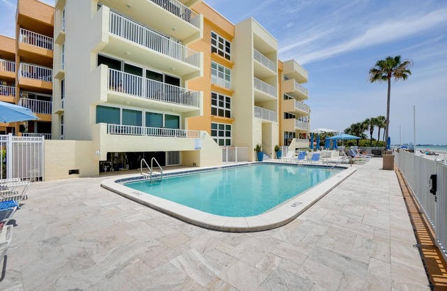 Tranquil Redington Beach Condo w/Beach Access
