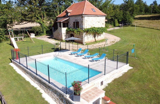 Tranquil Retreat in Rueyres