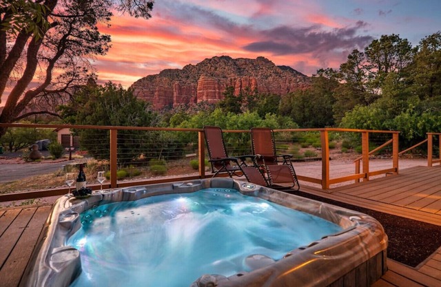 Tranquil retreat w/views; near trails & Bell Rock