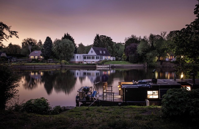 Tranquil riverside retreat on the Thames near Windsor