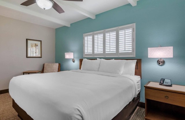 Tranquil Room Near Georgia Sea Turtle Center | Onsite Pool, Free Breakfast