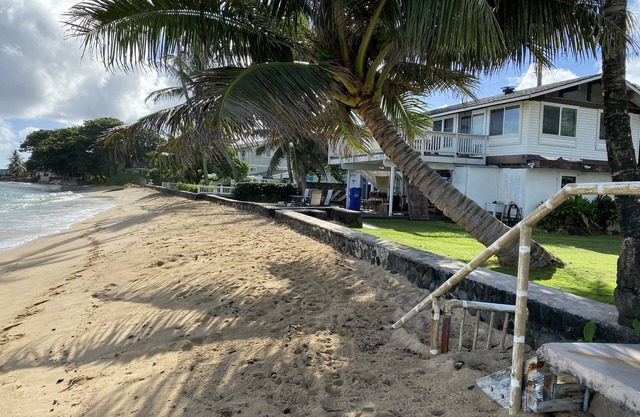 Tranquil Sandy Beachfront - minimal beach traffic. Like your own private beach