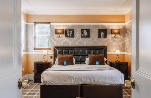 Tranquil Stay with Swimming Pool & Exclusive Spa Access, Breakfast Included